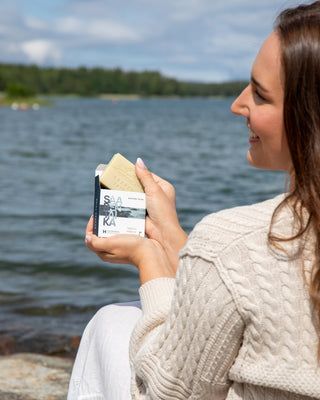 Tea tree tvål, lämplig för t.ex. för kliande eller akne hud, antibakteriell & återfuktande - Saaren Taika 🇫🇮