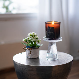 II-LAATU Tuoksukynttilä Jasmiini & Seetri [lyhyt sydänlanka], paloaika n. 45h, vegaaninen, palaa myrkyttömästi - Saaren Taika Decor Saaren Taika Decor