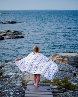 Saaren Taika suurikokoinen hamam pyyhe on imukykyinen, kevyt, pehmeä ja kuivuu nopeasti