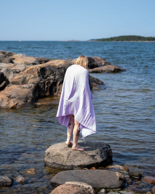Saaren Taika suurikokoinen hamam pyyhe on imukykyinen, kevyt, pehmeä ja kuivuu nopeasti
