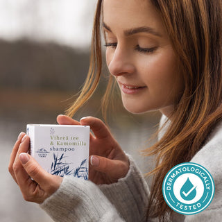 II-LAATU Vihreä Tee & Kamomilla palashampoo, kehitetty psoriasis päänahalle, hillitsee kutinaa, 100% luonnollinen, vegaaninen, Palashampoo Saaren Taika